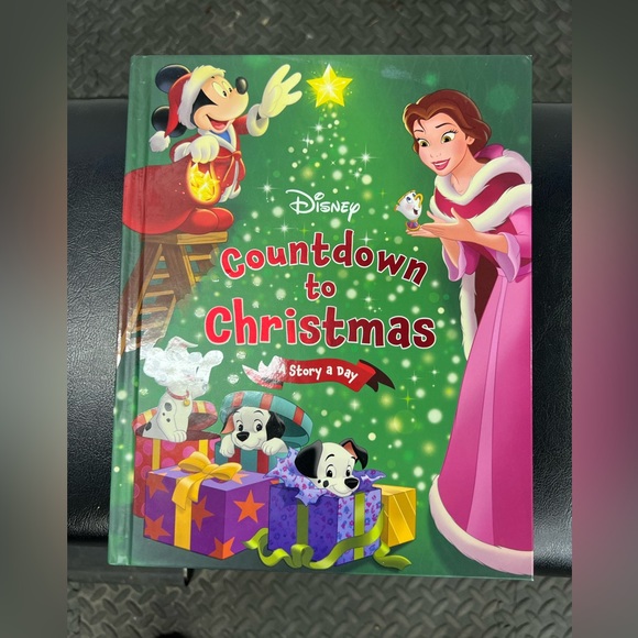 Disney Other - Disney Festive Green Storybook with Characters